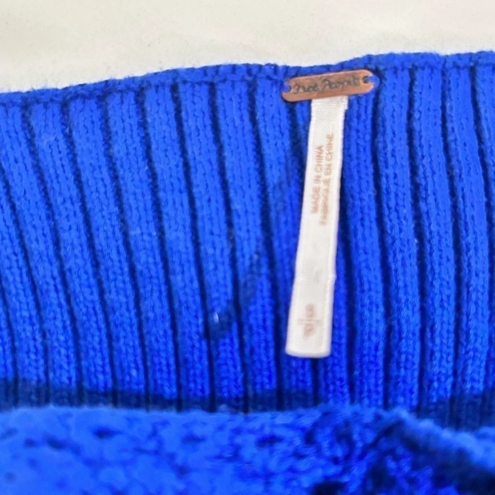 Free people royal blue knitted cropped top size:S